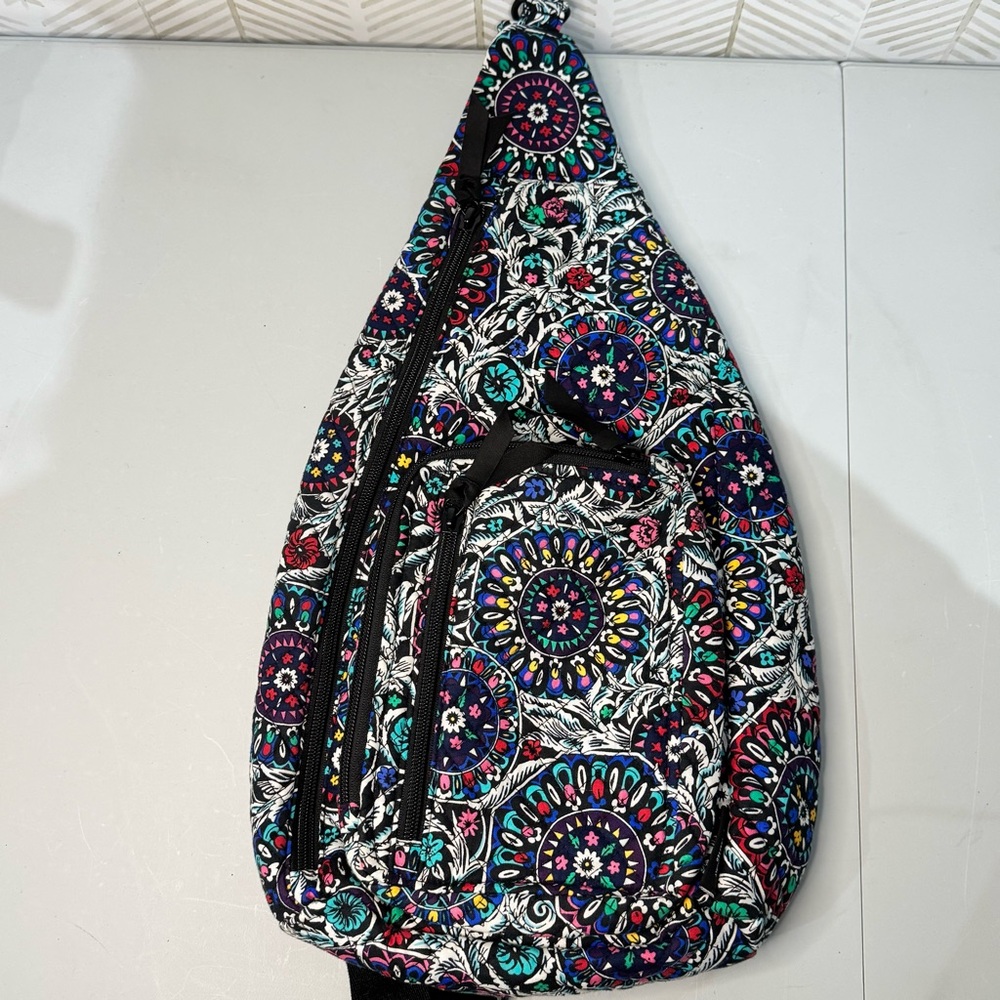 Vera Bradley STAINED GLASS‎ MEDALLION SLING BAG Quilted Purse Multicolor EUC